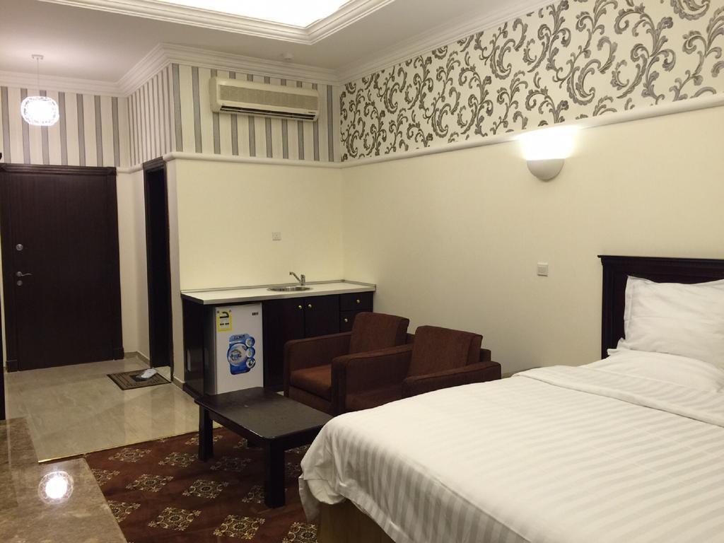Al Denny Aparthotel Dschidda Zimmer foto